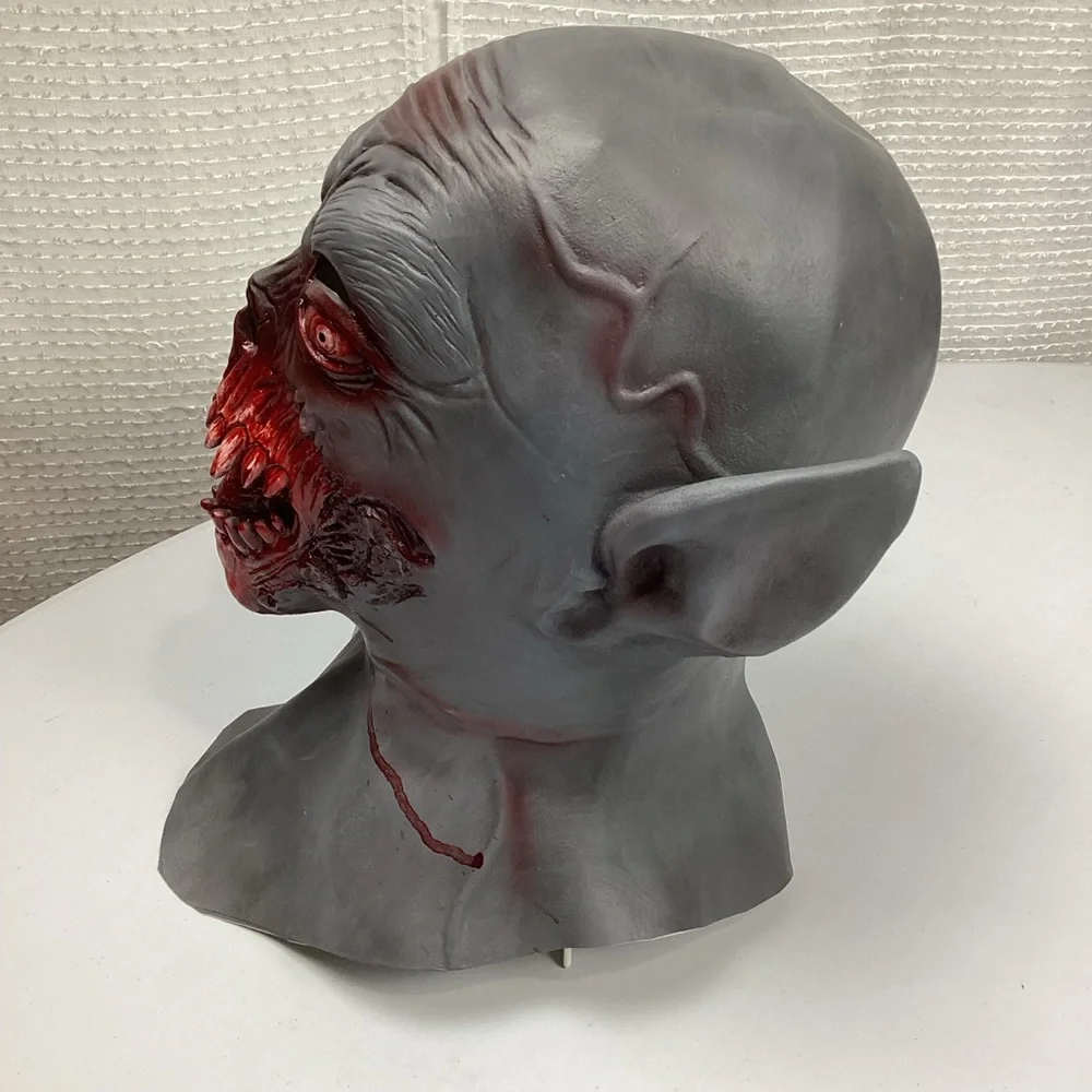 Gray Vampire Zombie Rubber Full Head Halloween Mask New without tag